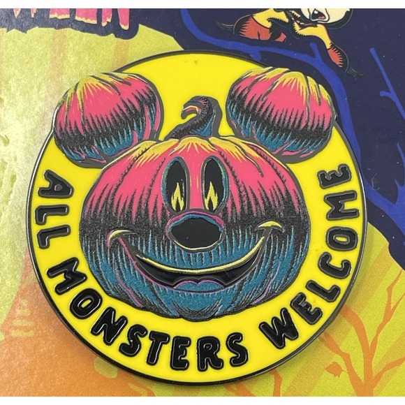 Disney Parks 4 Pin Halloween Starter Set 2023 Mickey Ghouls Vampire Bats Pumpkin - Picture 5 of 8
